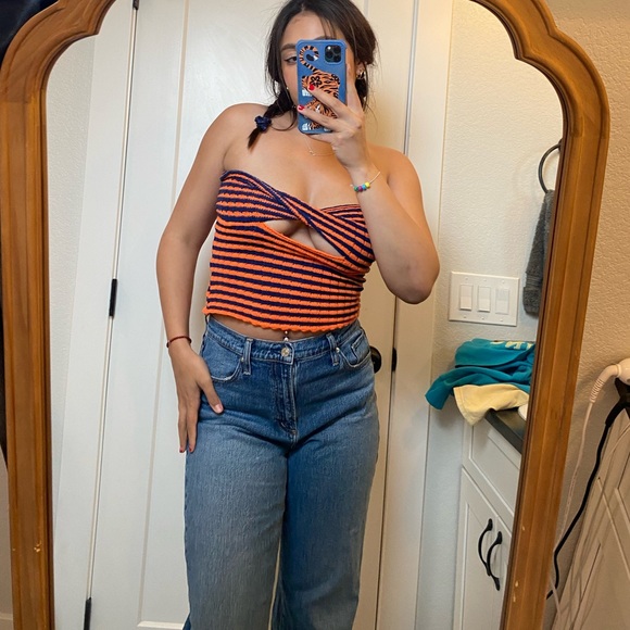 Sleeveless stripped top - Picture 3 of 4